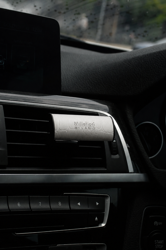 Car Air Freshener - Vanilla & Wood - Urban White
